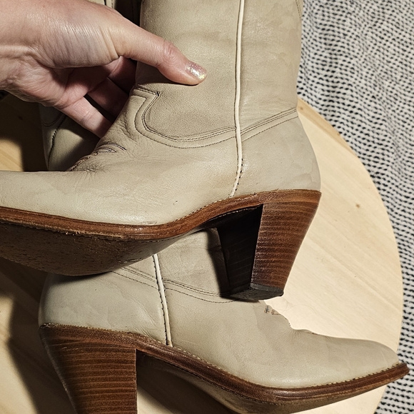 Womens Sz 7.5 Boulet Heeled Cream Leather Cowboy Boots - Picture 13 of 17